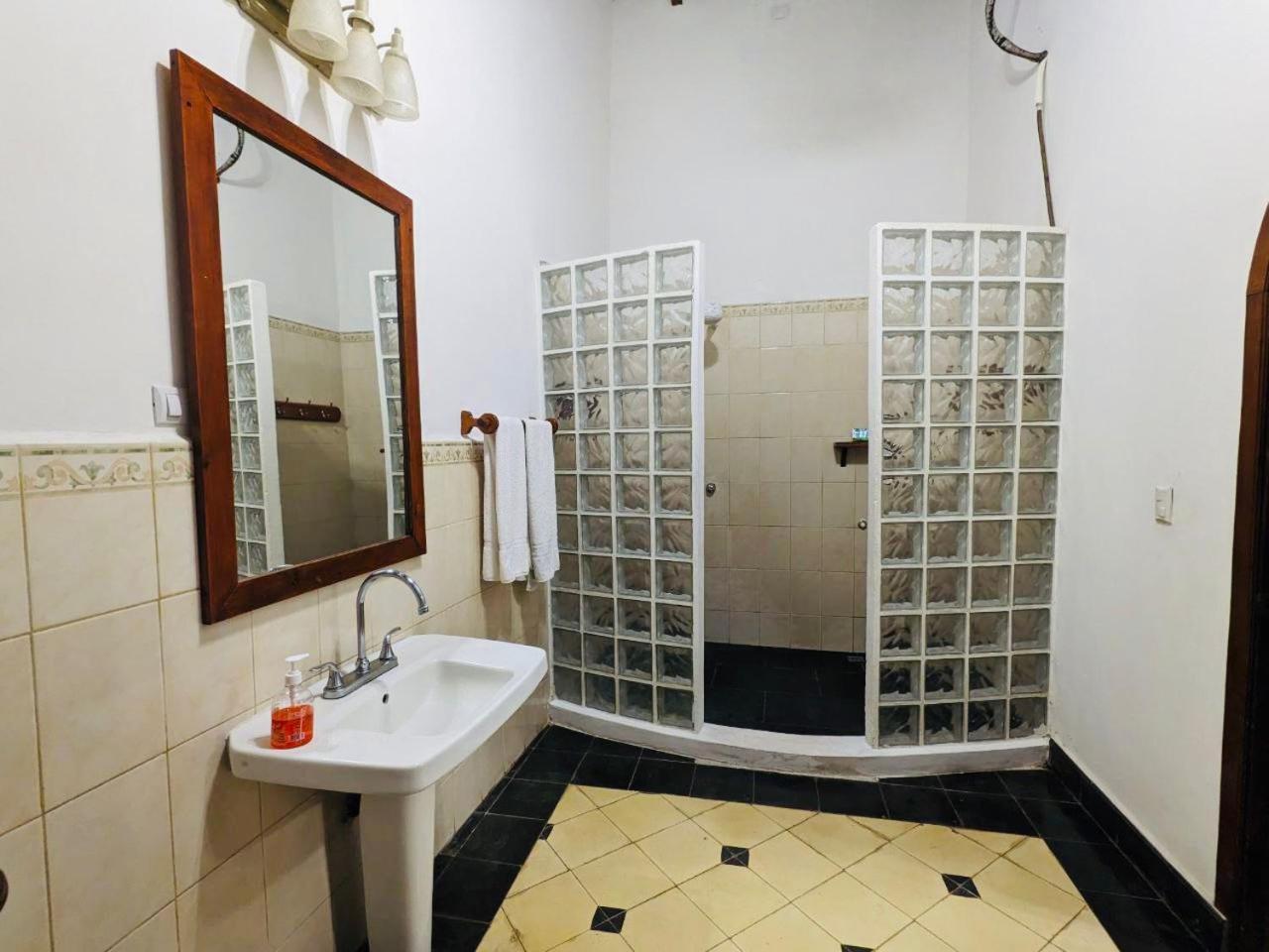 Hotel Encuentros à Granada Extérieur photo